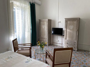 BIANCA ROOMS, Noto